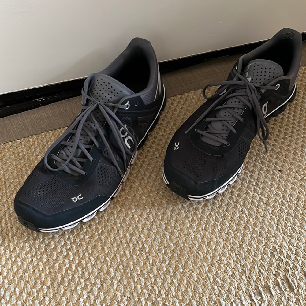 Grey Mens On -Cloud -Swiss Engineering running shoes